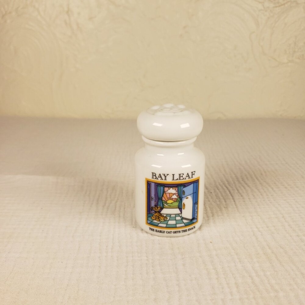 Vintage Danbury Mint 1994 Garfield Ceramic Spice Jar with Lid - Bay Leaf